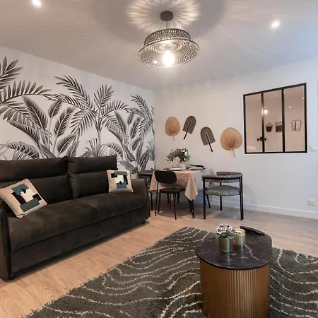 Apartment Rez De Chausse Dans Rue Pavee 4 Pers Nation